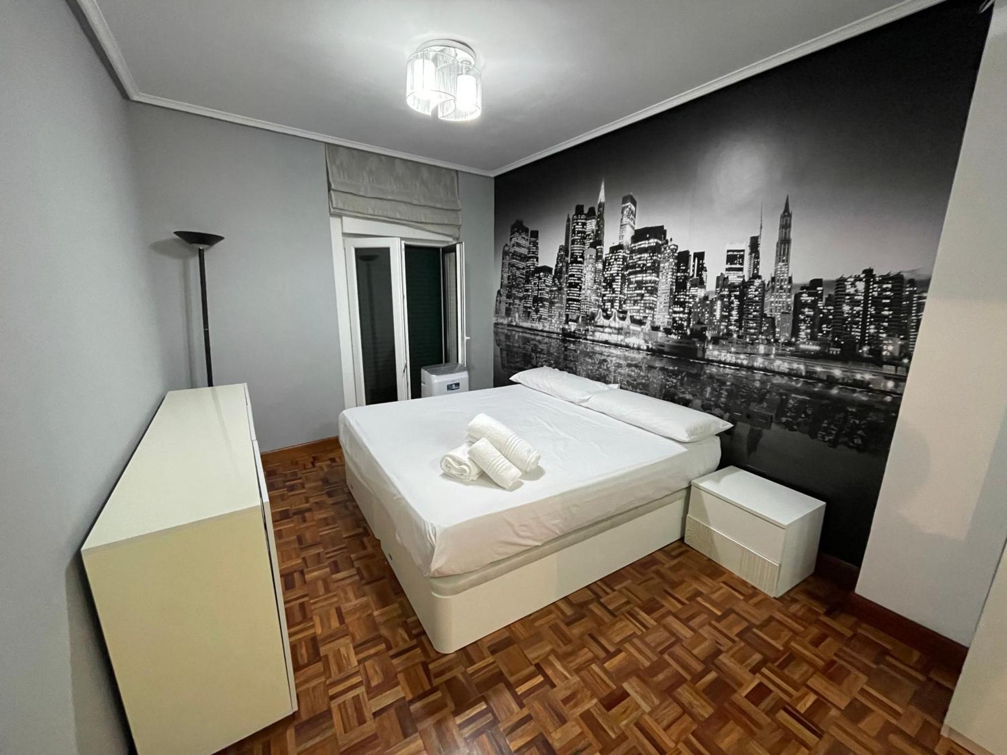 Encantador Apartamento En El Centro De Castro Кастро-Урдиалес Экстерьер фото